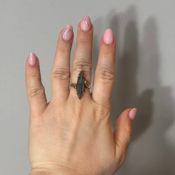 Vintage 10K Yellow Gold Hematite ‘Alaskan Diamond’ Ring, size 6 - Picture 10 of 10